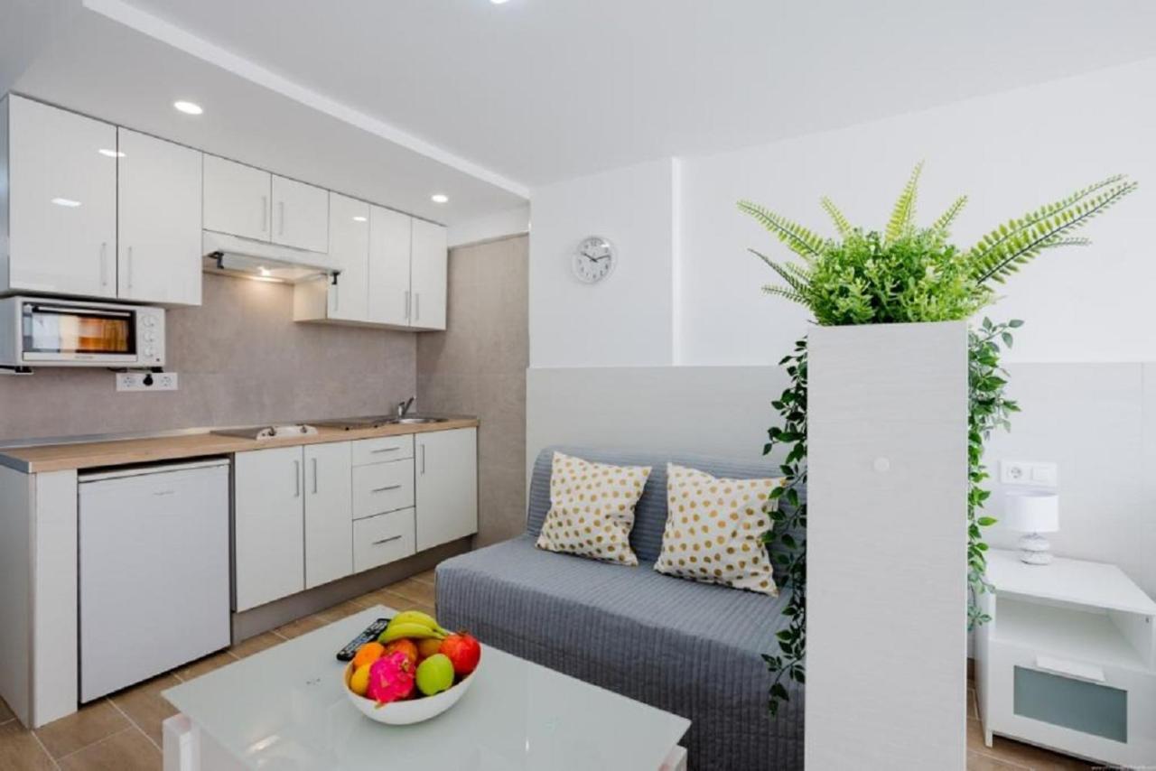 319 Modern Accommodation,Sea View, Wi Fi And Pool Playa de las Américas Buitenkant foto